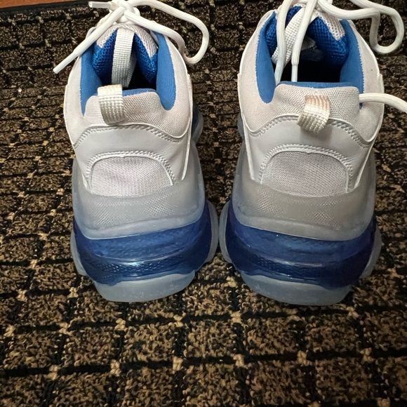 Balenciaga - Picture 4 of 5